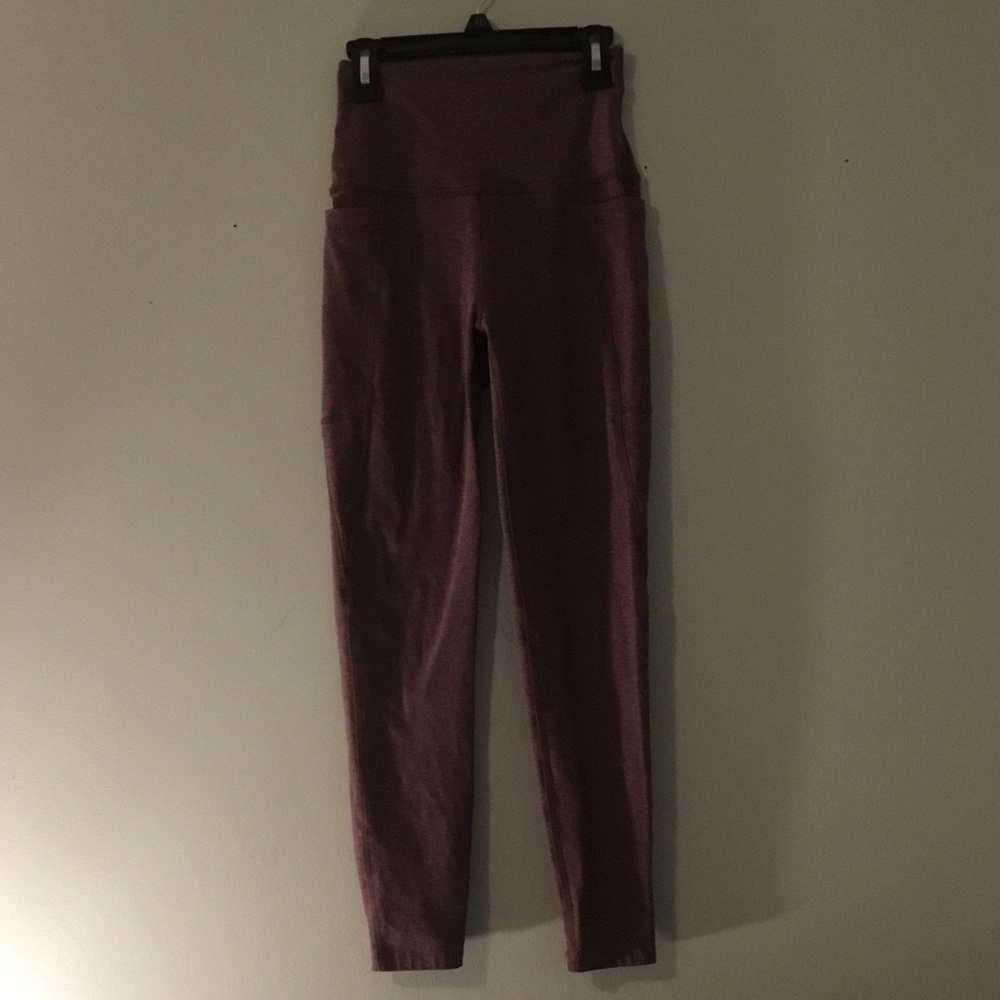 Beyond Yoga High-Waist Leggings in Pinkish Purple
